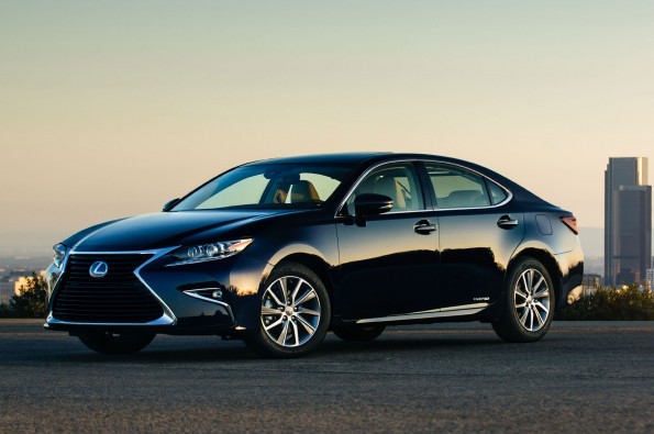 The ES300h is the entry-level offering from Lexus for India