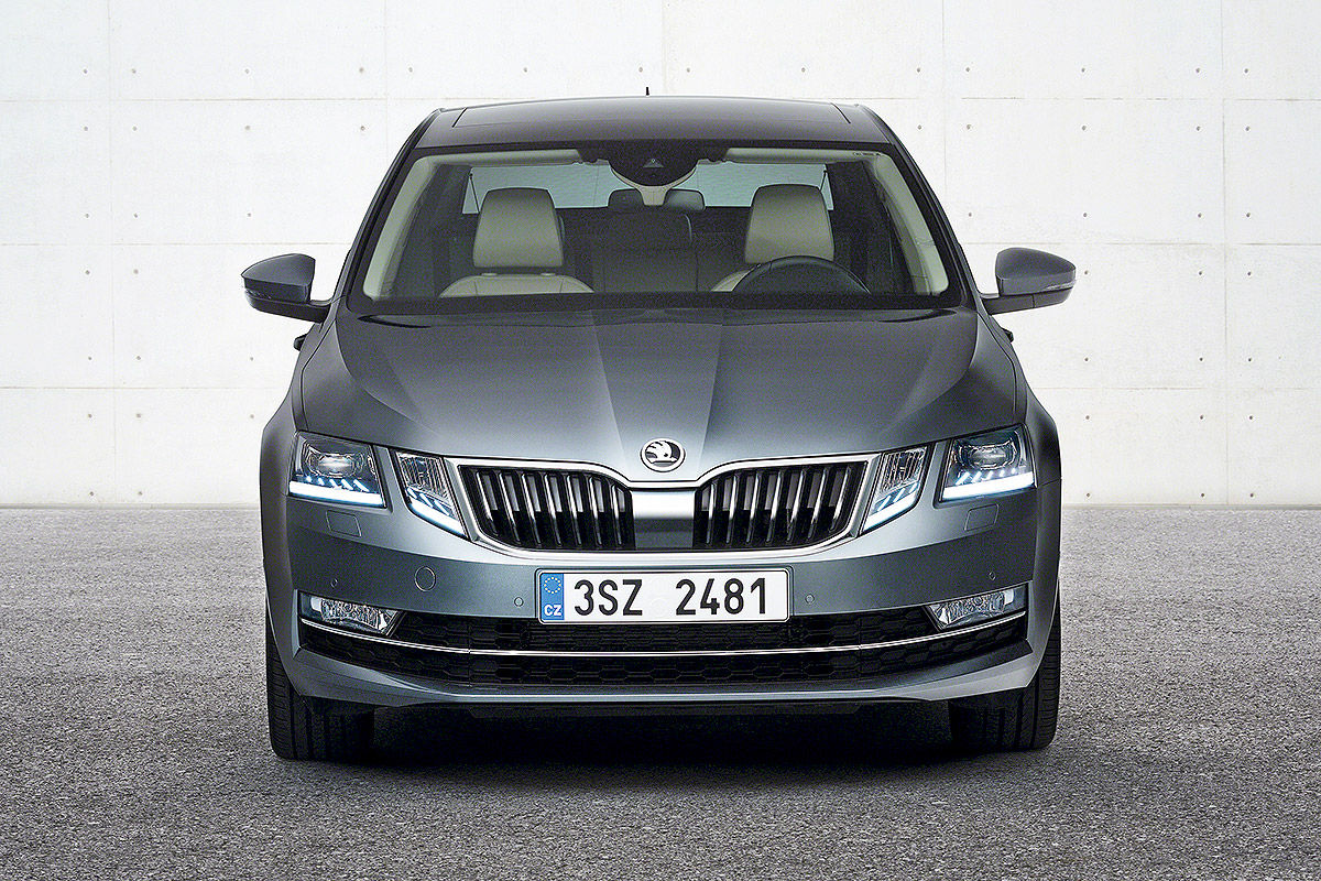 Skoda will launch its facelifted Octavia in June 2017