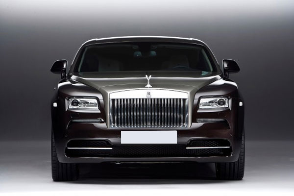 Rolls-Royce drops prices of its models 