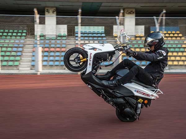 Rider from Japan wheelies for 13 hours, sets record