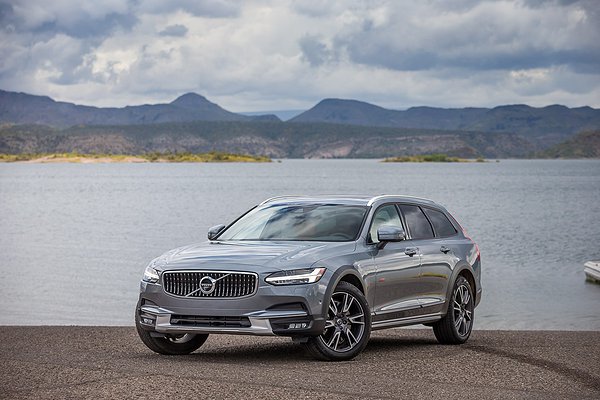 Volvo Launches V90 Cross Country in India