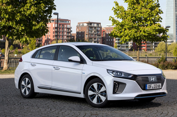 Hyundai’s Ioniq Wins the 2017 Women’s World Car of the Year Award