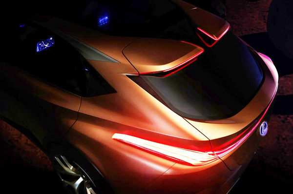 Lexus Teases its LF-1 Limitless Concept SUV 