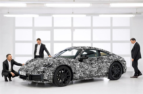 Porsche previews 2019 Porsche 911 in camouflage