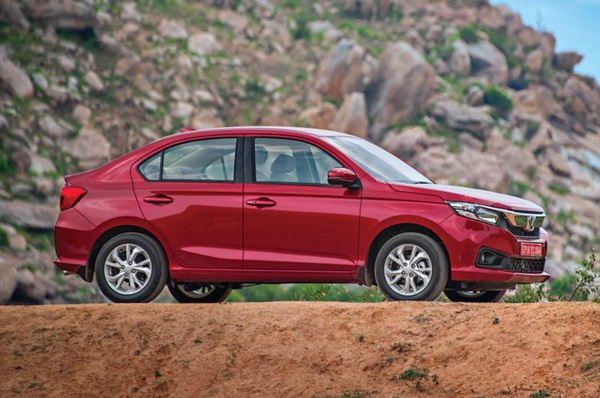Here’s what you get with each variants of Honda’s new Amaze 