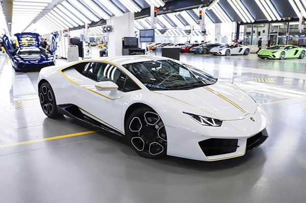 Lamborghini Huracan owned by the Pope fetches Rs 5.81 crore