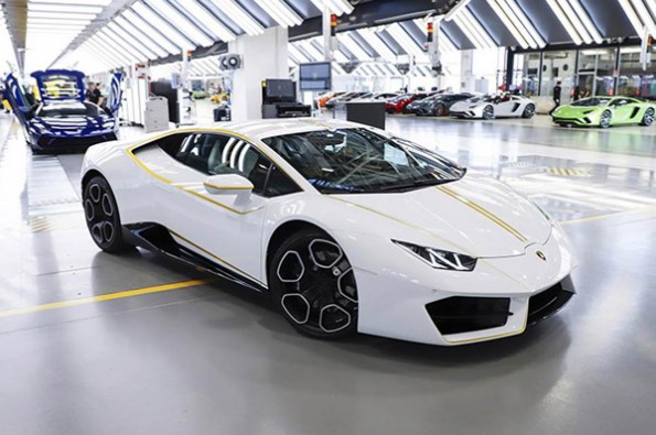 Lamborghini Huracan owned by Pope.