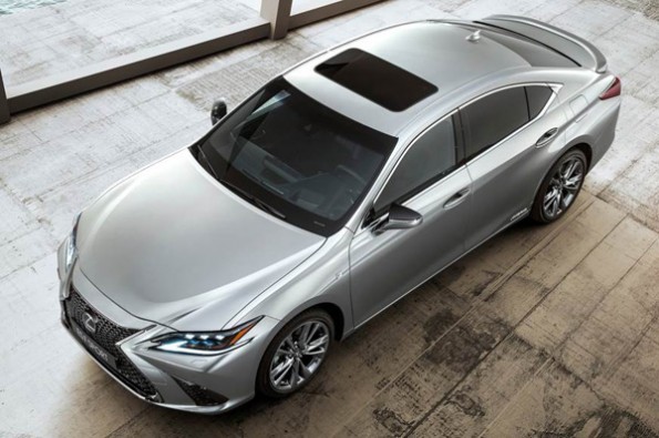 Lexus will launch its new ES 300h.