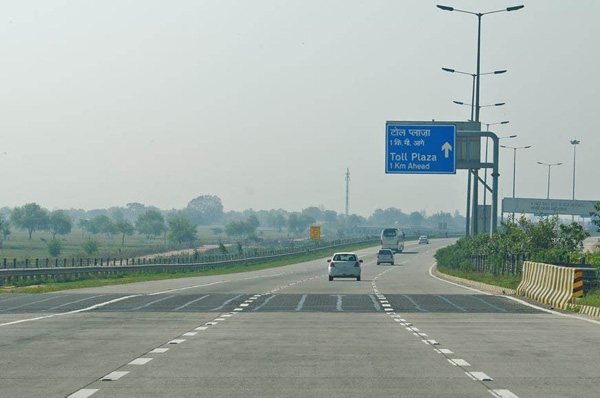 Work on Delhi-Mumbai expressway will start from December 2018