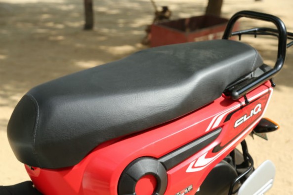 Honda Cliq saddle