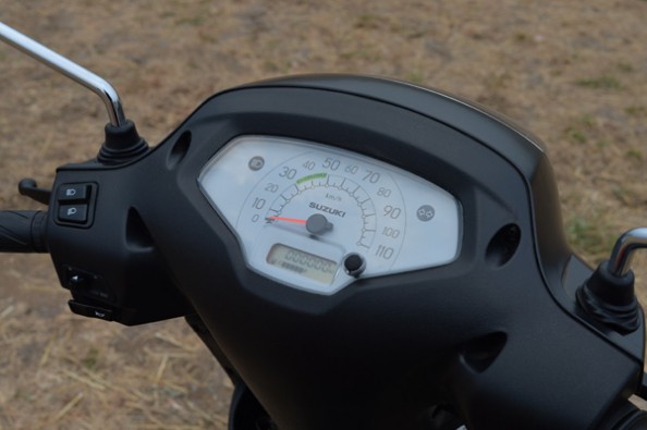 Basic looking instrumentation on the Access 125.