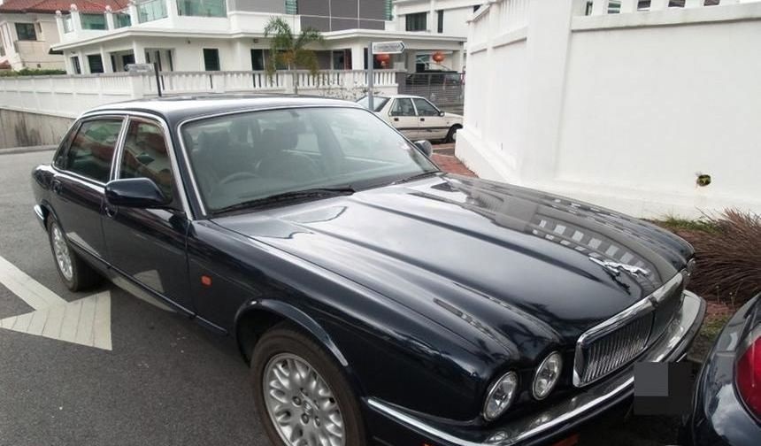 Jaguar X300